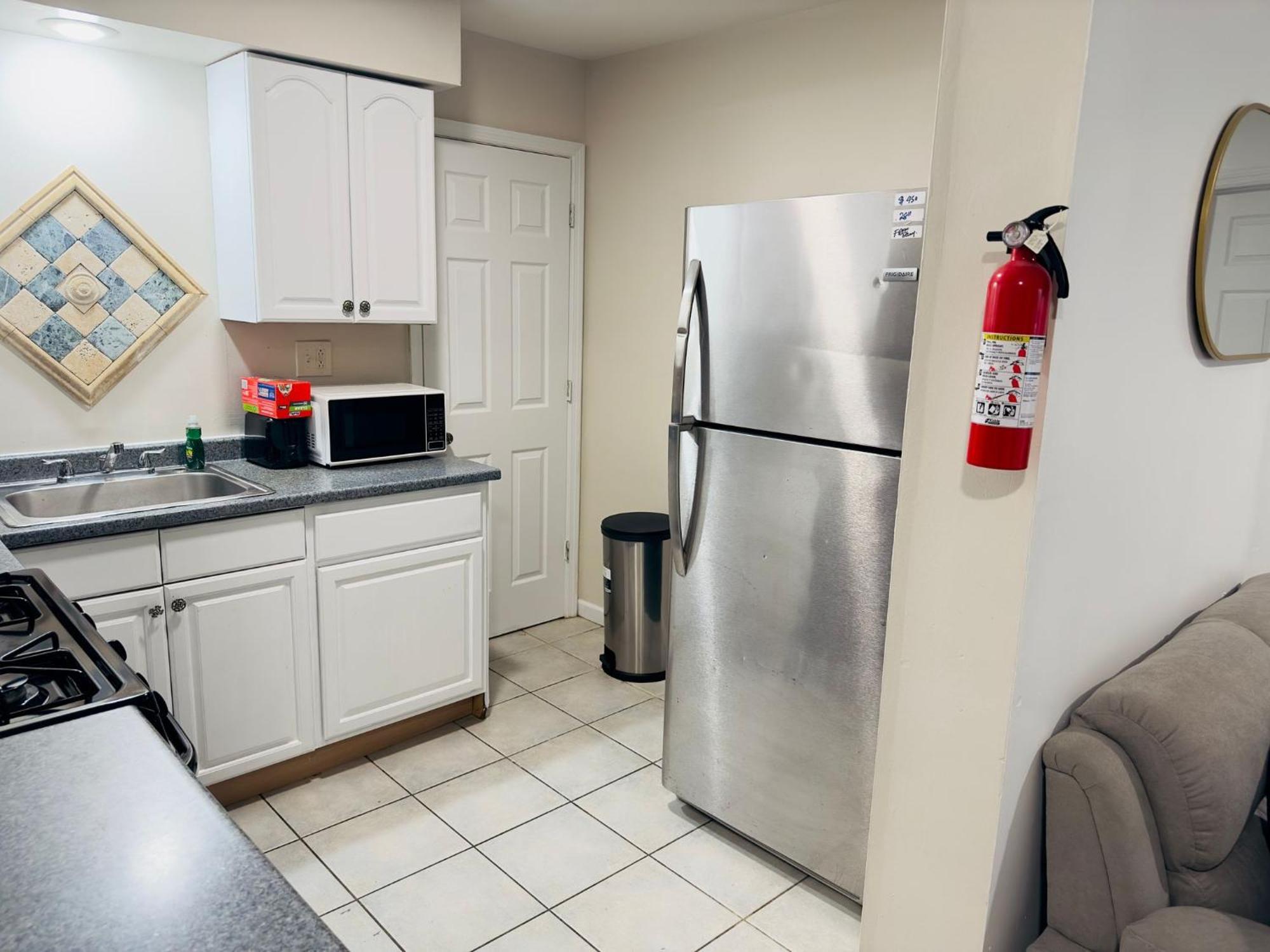 Cosy Bedroom 6 Minutes To Ewr Prudential Hotels Pen Station ニューアーク エクステリア 写真