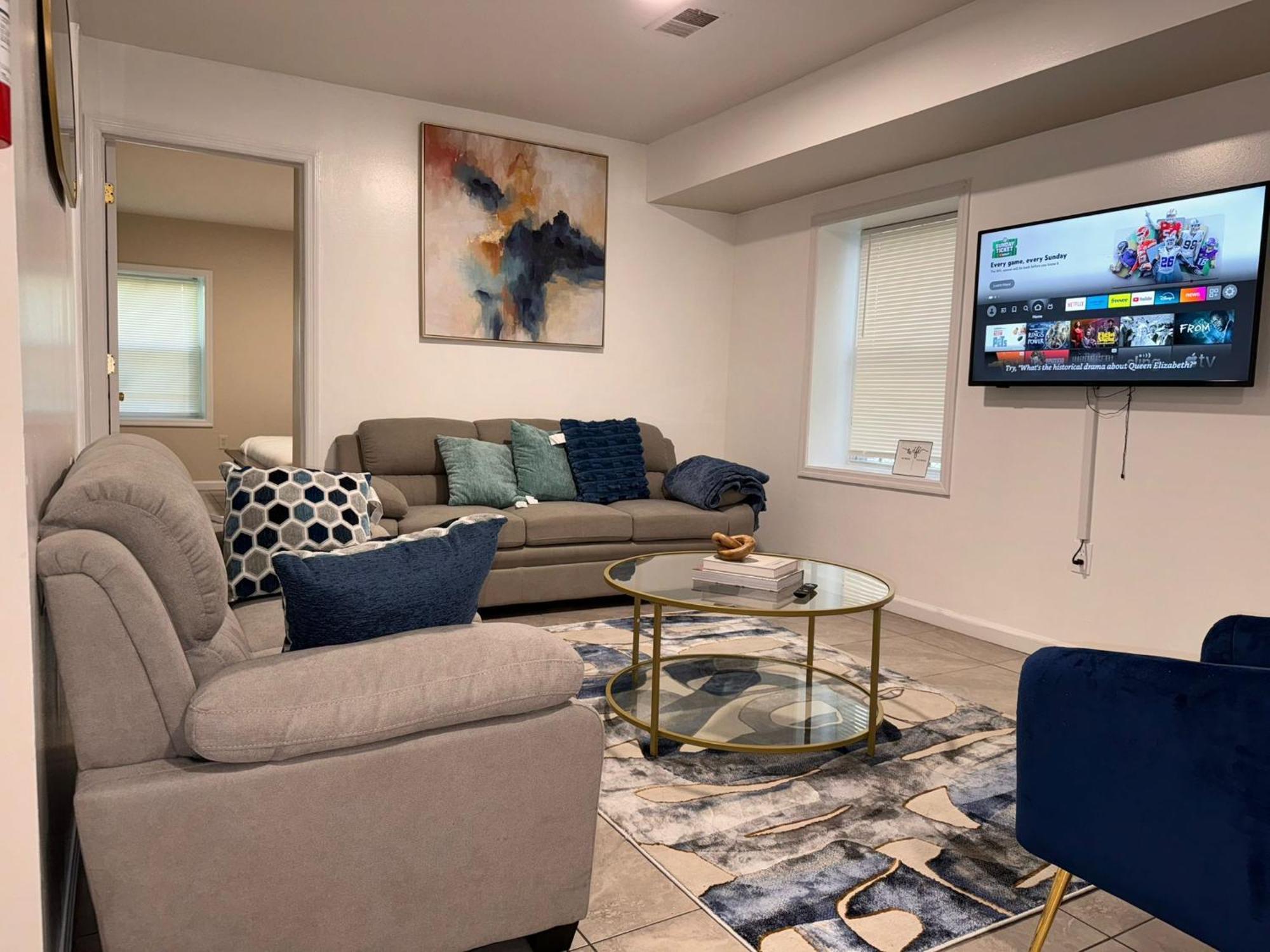 Cosy Bedroom 6 Minutes To Ewr Prudential Hotels Pen Station ニューアーク エクステリア 写真