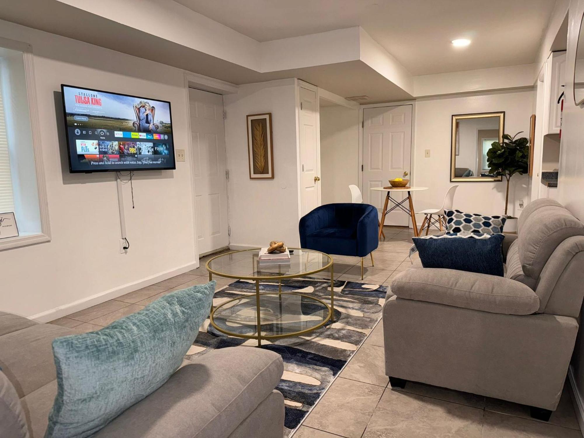 Cosy Bedroom 6 Minutes To Ewr Prudential Hotels Pen Station ニューアーク エクステリア 写真